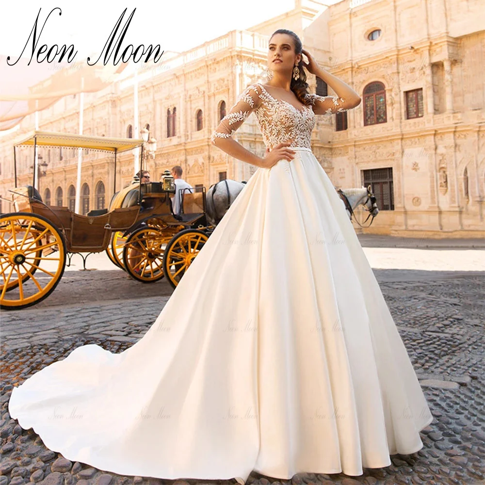 

Graceful Scoop Neck Bridal Gowns Open Back Wedding Dress A Line Court Train Backless Long Sleeves Appliques Vestidos De Novia