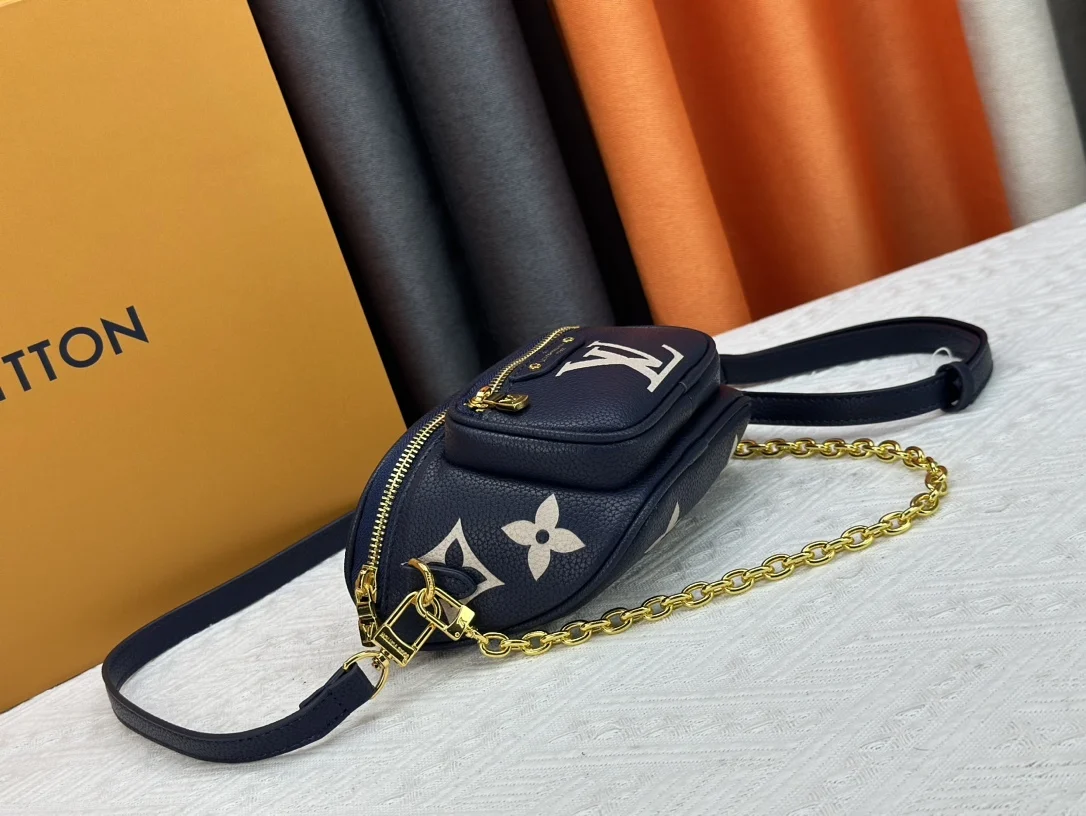 Женский кошелек в сумке 2024 года