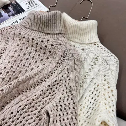 Пуловер из мериносовой шерсти с блестками  Vogue Studio