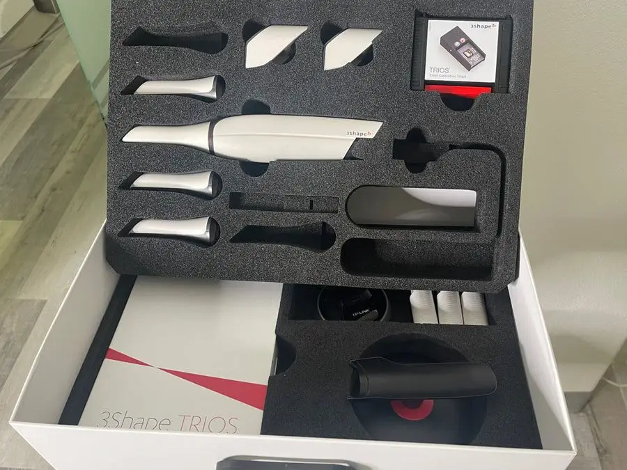 

Buy 3 get 2 free WIRELESS 3SHAPE TRIOS 4 with full kit