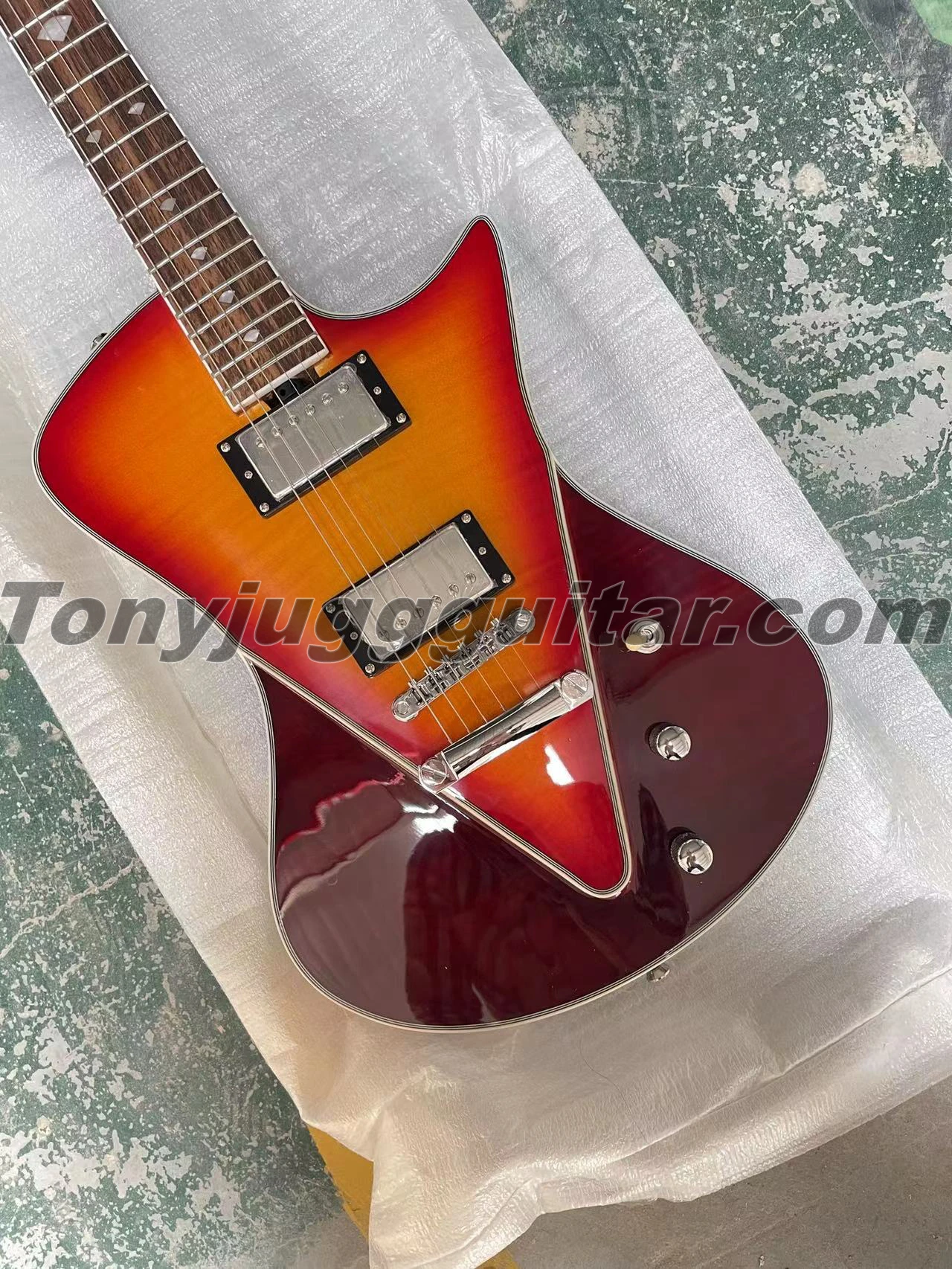 Ernie Ball музыкальный человек Армада разделенная Sunburst 2014 электрическая гитара