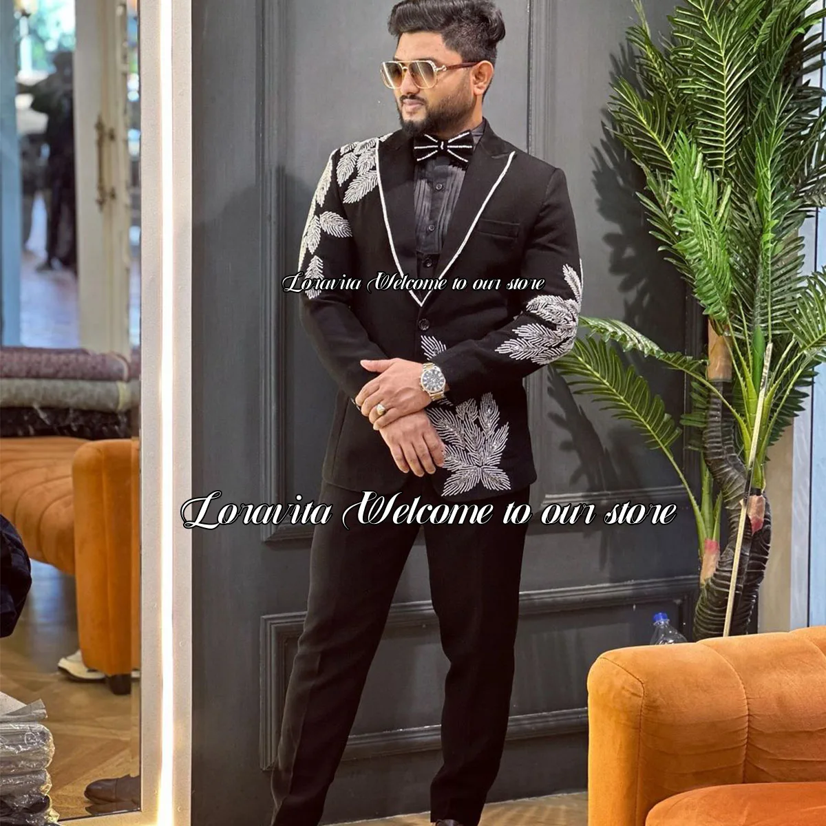 Роскошные с блестящими кристаллами мужские костюмы заостренным лацканом