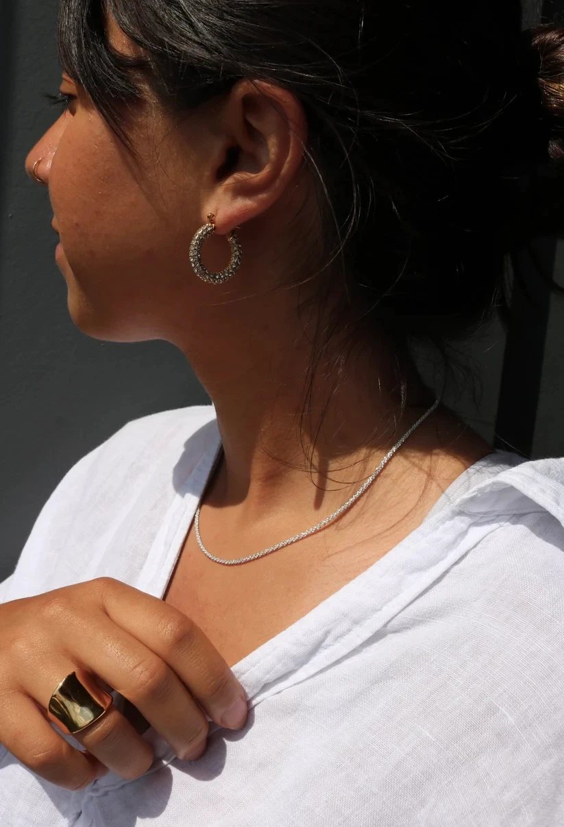 Серьги Uworld с белым Изумрудом и золотым заполненным цирконом серьги со стразами