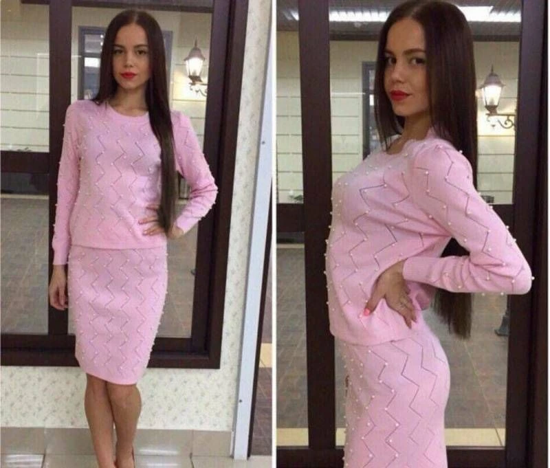 Костюм вязаный с бусинами