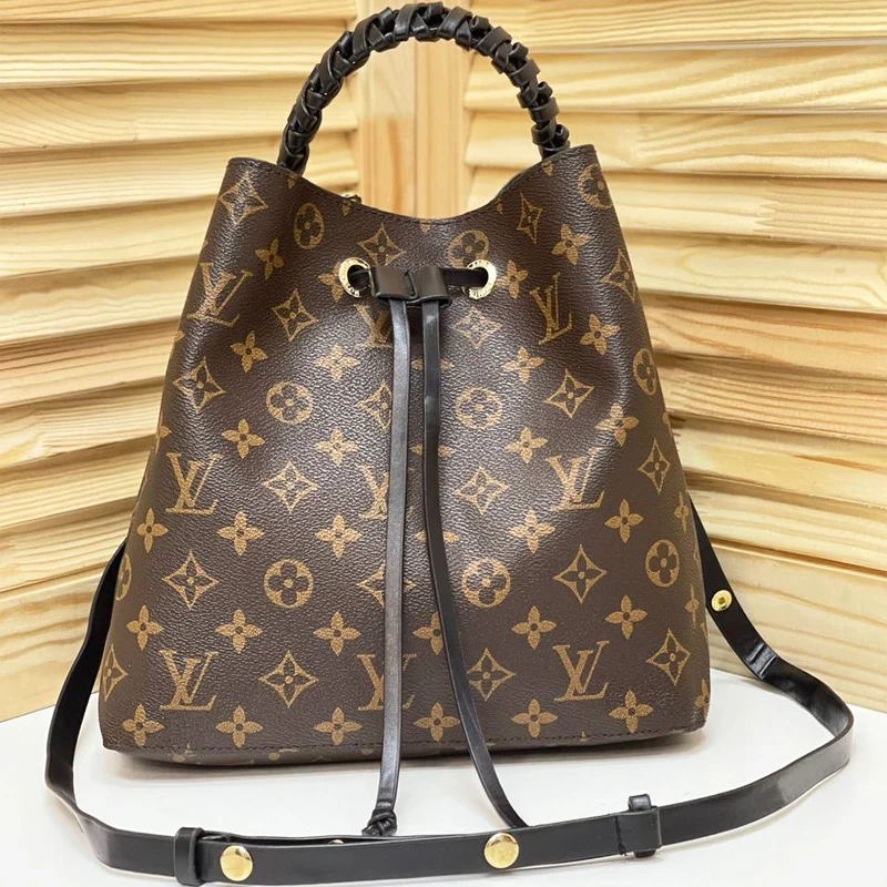 Женская сумка Loui Vuitton через плечо 26х25х15 см |