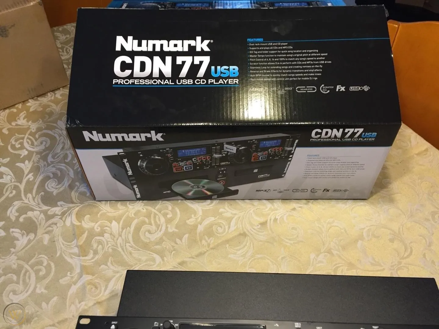 

Большая скидка на продажи на Numark CDN77USB профессиональный двойной USB и MP3 CD плеер