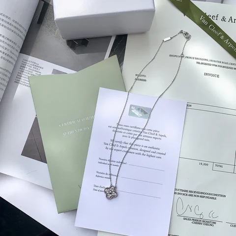 Серебряное ожерелье Van Cleef & Arpels