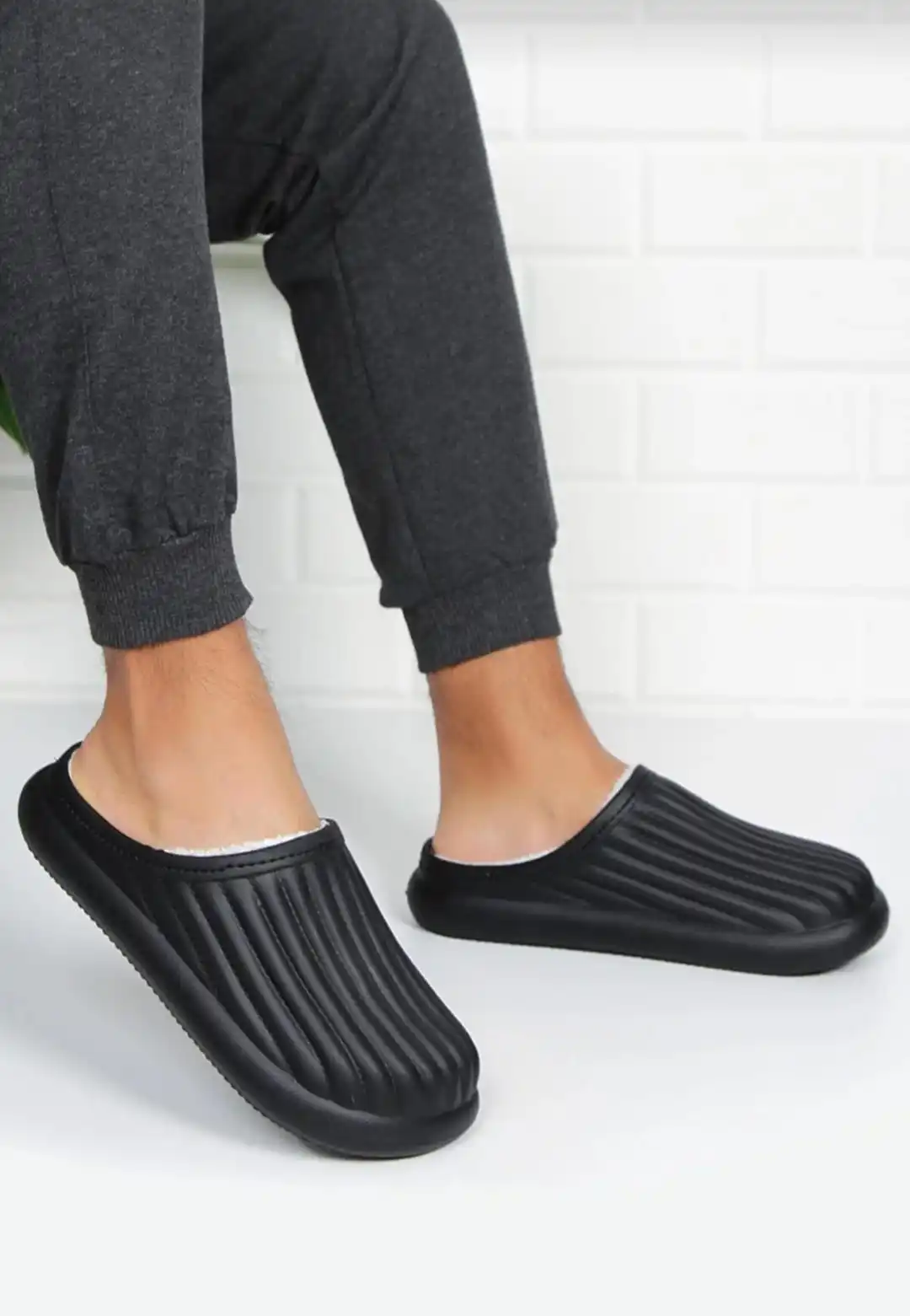 

Flora Black Indoor Wool Unisex Indoor Slippers Winter Slippers