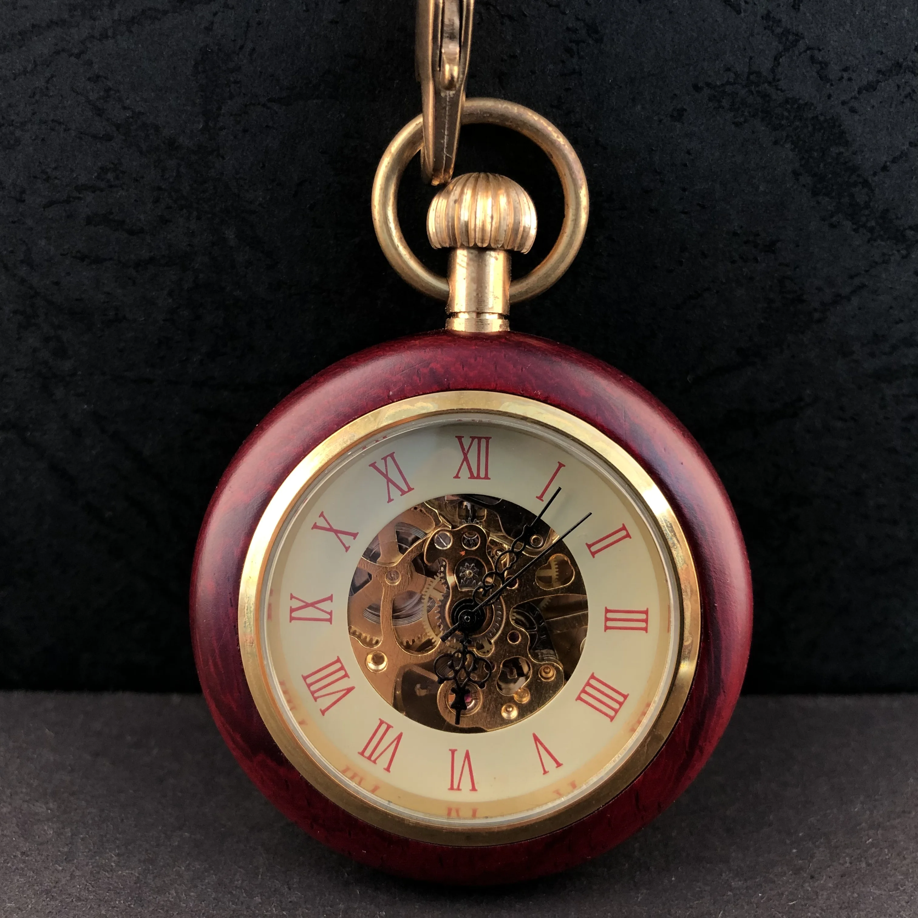 Fashion Vintage Luxury Roman Numerals Exquisite Wood Mechanical Pocket Watches For Men Women Necklace Pendant with Chain Gifts