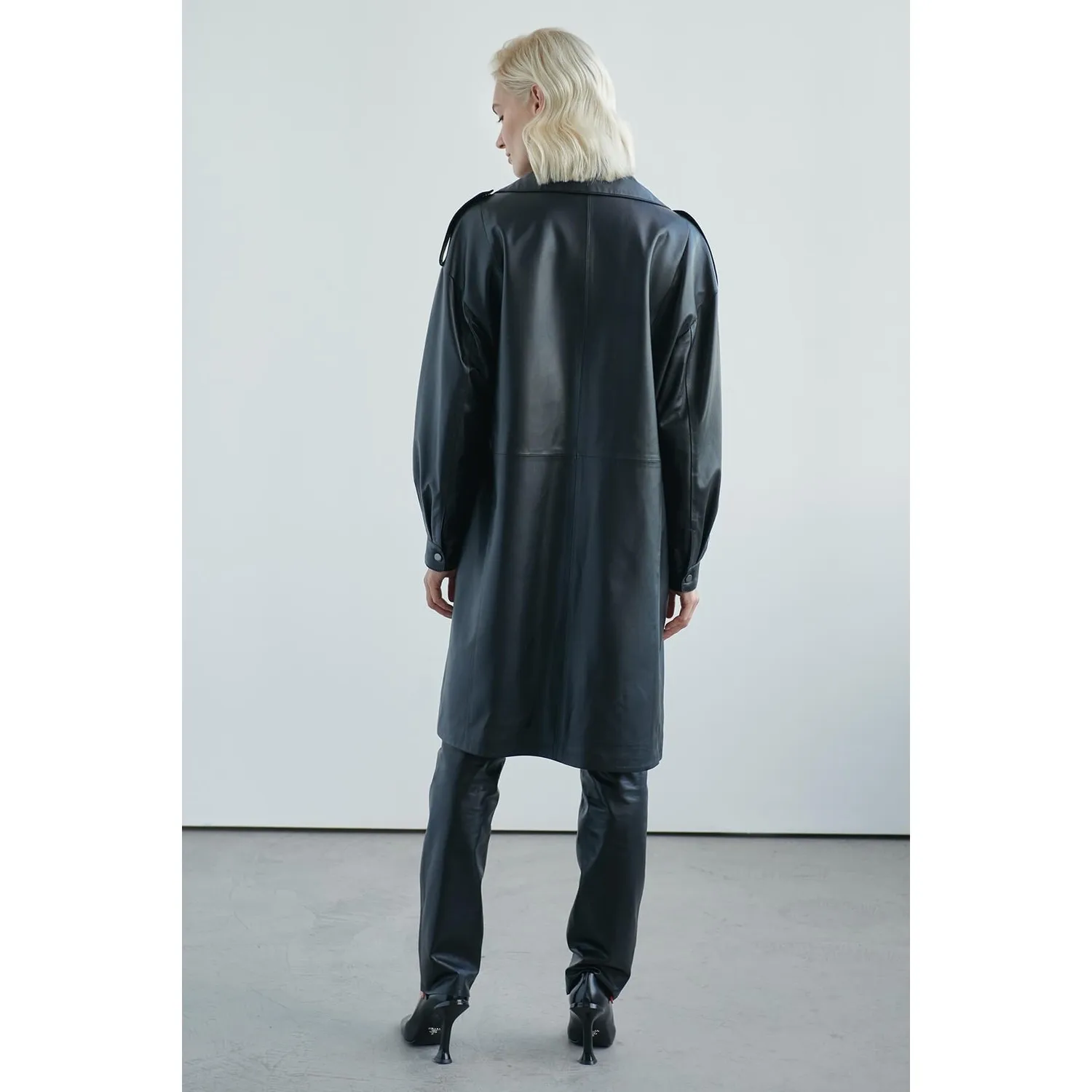 Рисунок 4 - Noella Длинное кожаное пальто Жюля