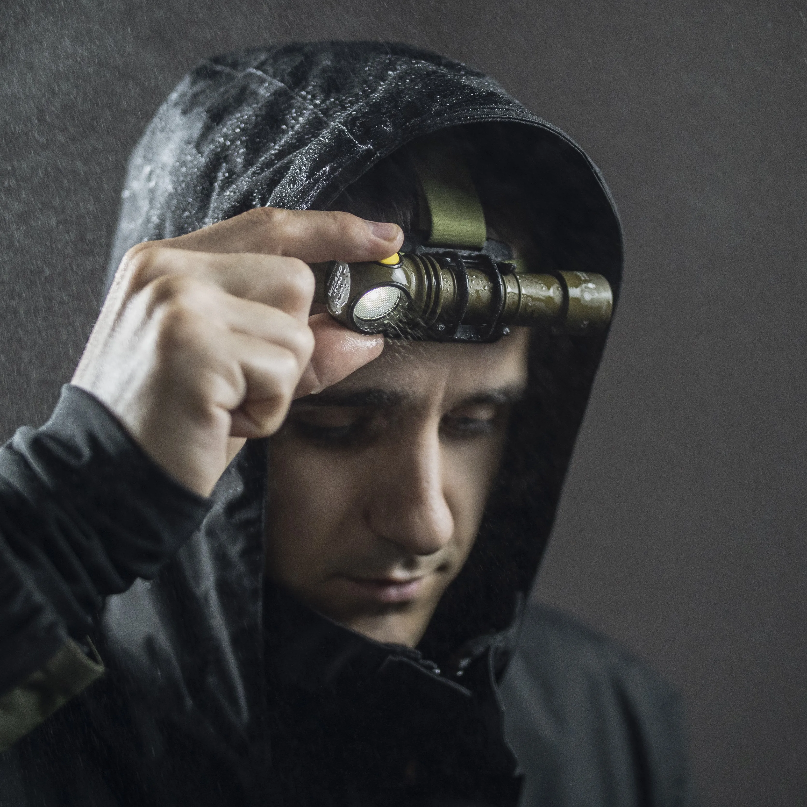 Фонарь налобный Armytek Wizard C2 Pro Olive Magnet USB (F08701CO)