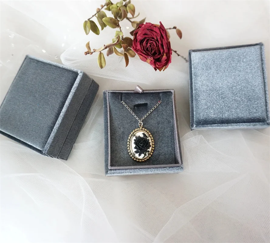 Velvet Personalized Pendant Box, Necklace Case, Customized Christmas & Holiday Gift, Small Gift For Her, Jewelry, Display