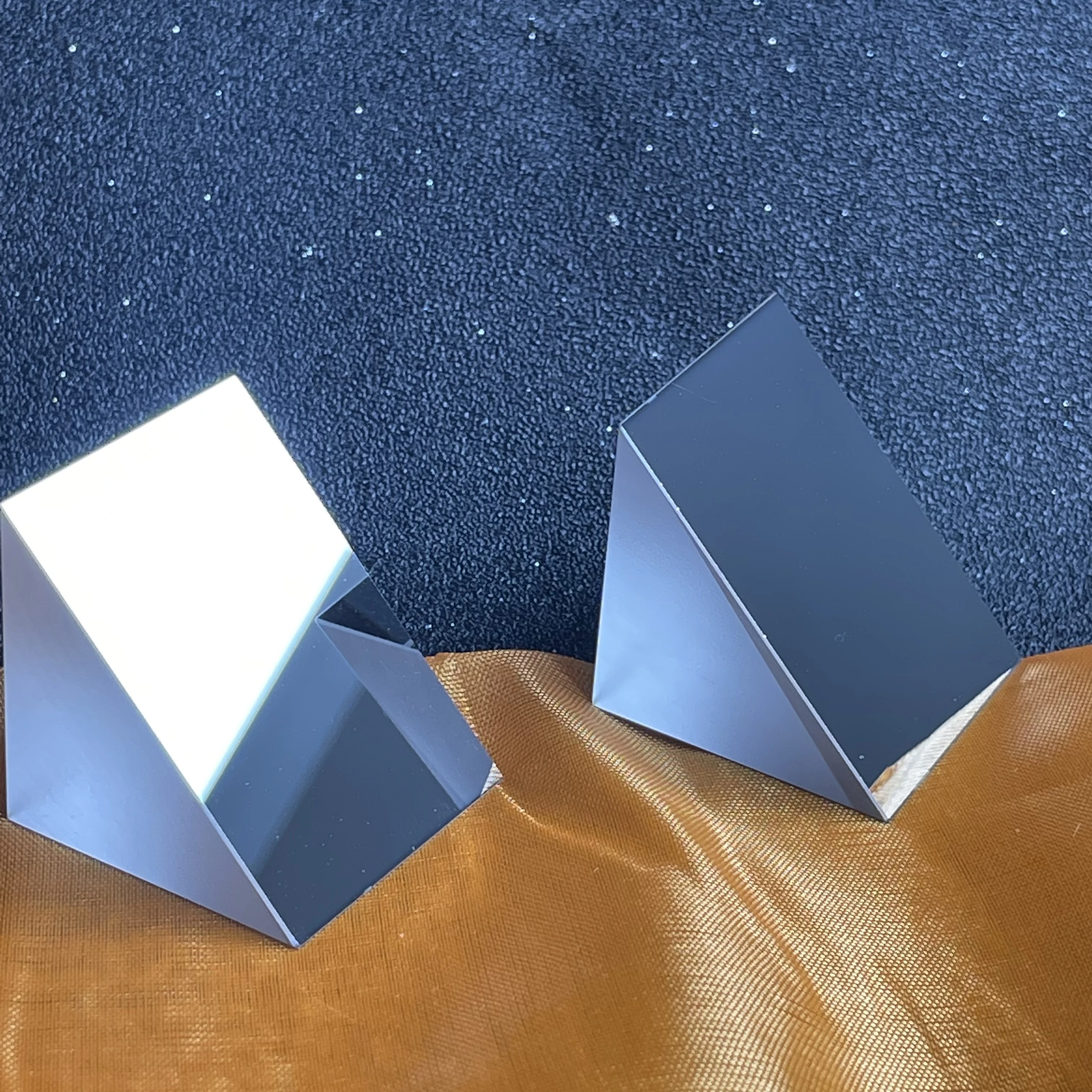 

Индивидуальная оптическая призма K9 45 градусов