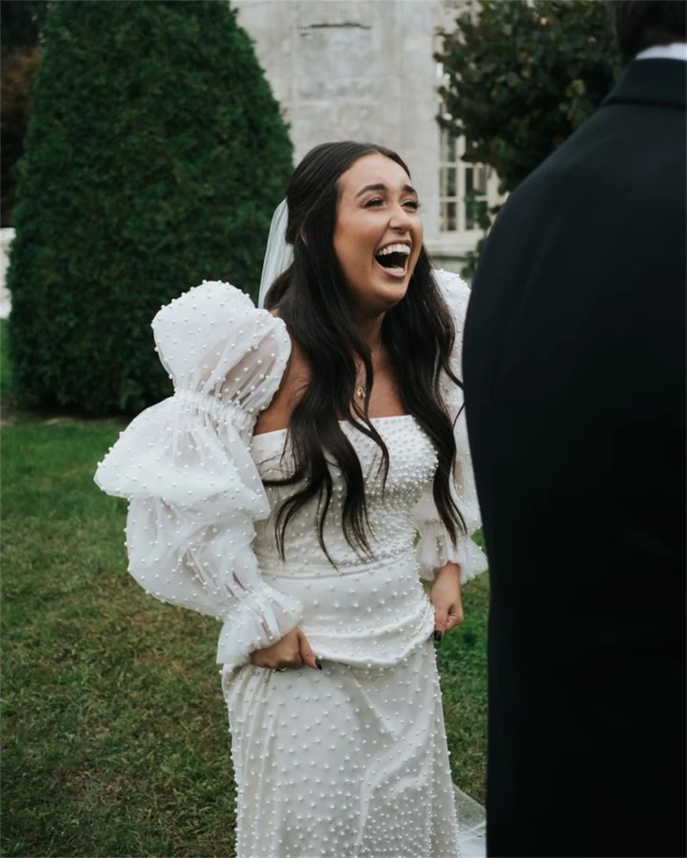 Женское платье с юбкой-годе жемчужинами