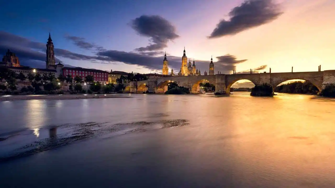 LinxOne картина на холсте &quotНочь город Zaragoza&quot / декор для дома интерьер подарок