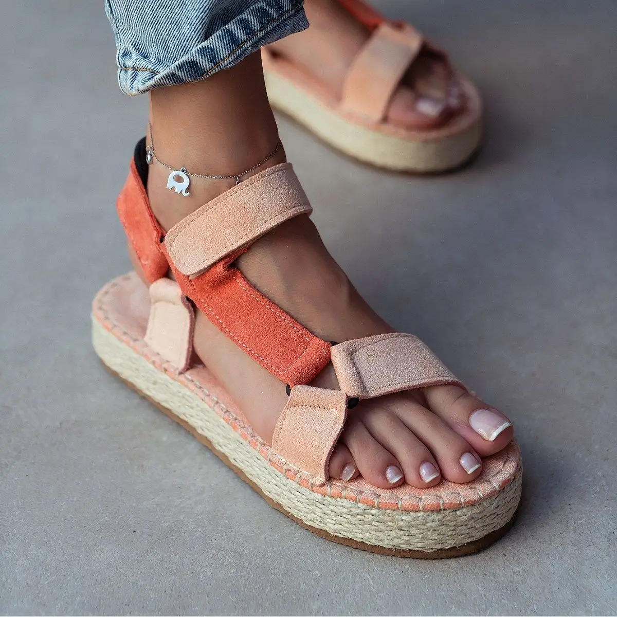 Summer 2022 New Beach Sandal Woman Magic Tape Flat Platform Holiday Sandal Fashion Punk Platform Outdoor Suede Sandal for Girls