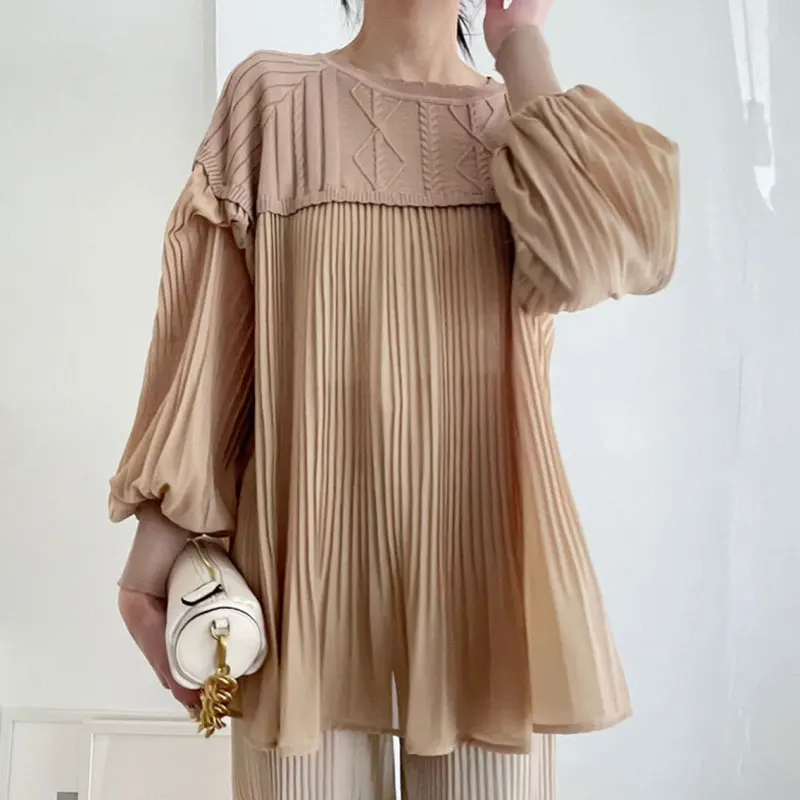 

Clothland Women Elegant Patchwork Blouse Loose Style Pleated Lantern Sleeve Shirt Autumn Causal Chic Tops Blusa Mujer LA658