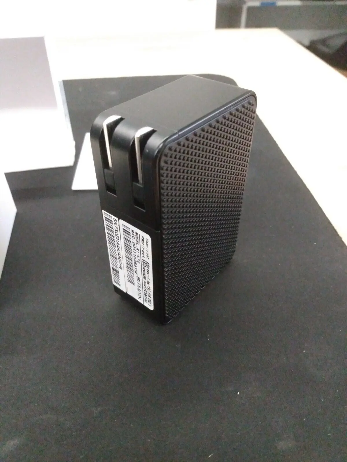 

Bitmain Antrouter R1-LTC ASIC Litecoin Miner with Built-in WiFi Router