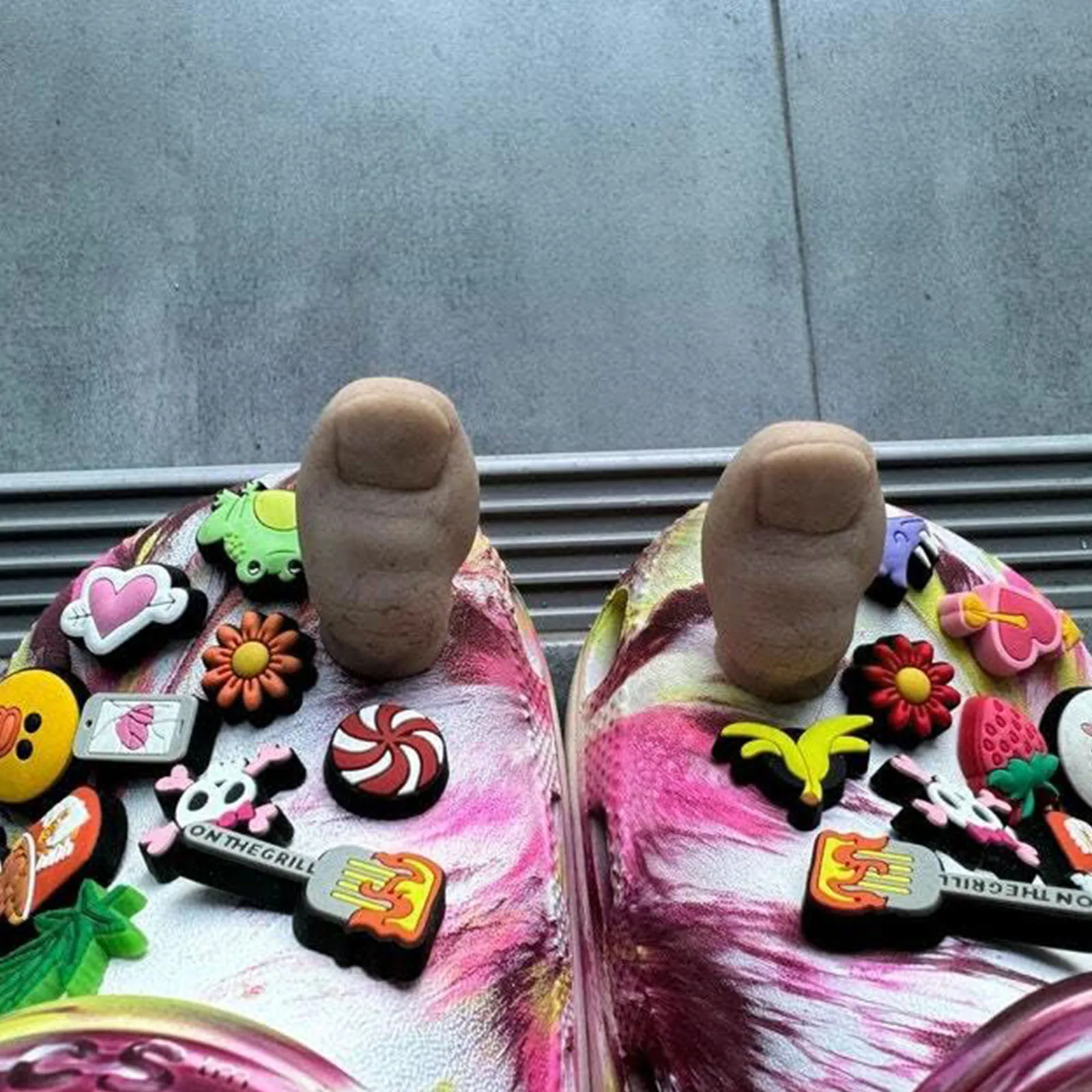 Захватывающие брелоки для обуви с отверстиями на большом пальце ноги