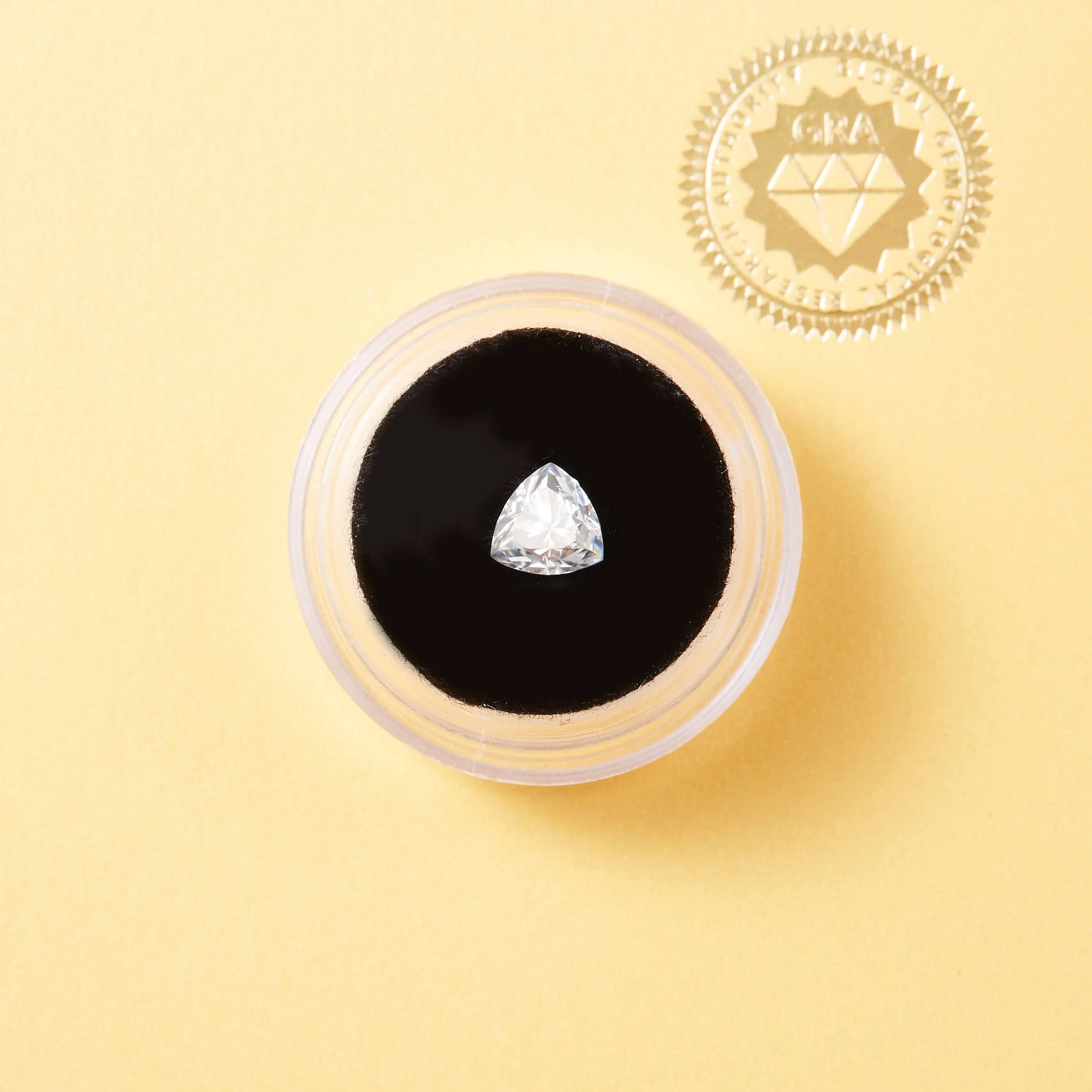 Ainan Top Quality Fat Triangle Cut 0.3-5ct D VVS1 Loose Moissanite Gemstone Pass Diamond Test