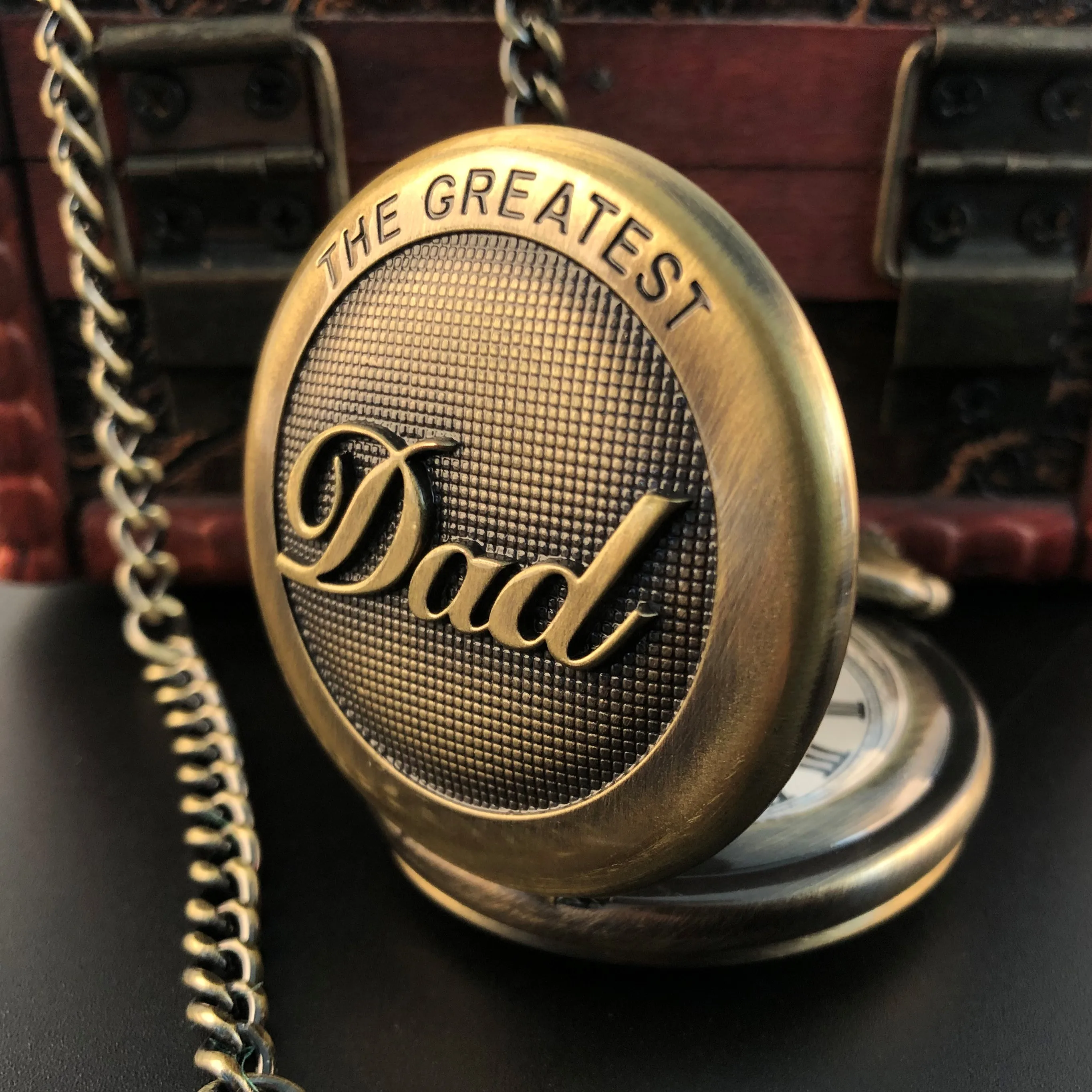 Рисунок 5 - Часы наручные мужские кварцевые с гравировкой