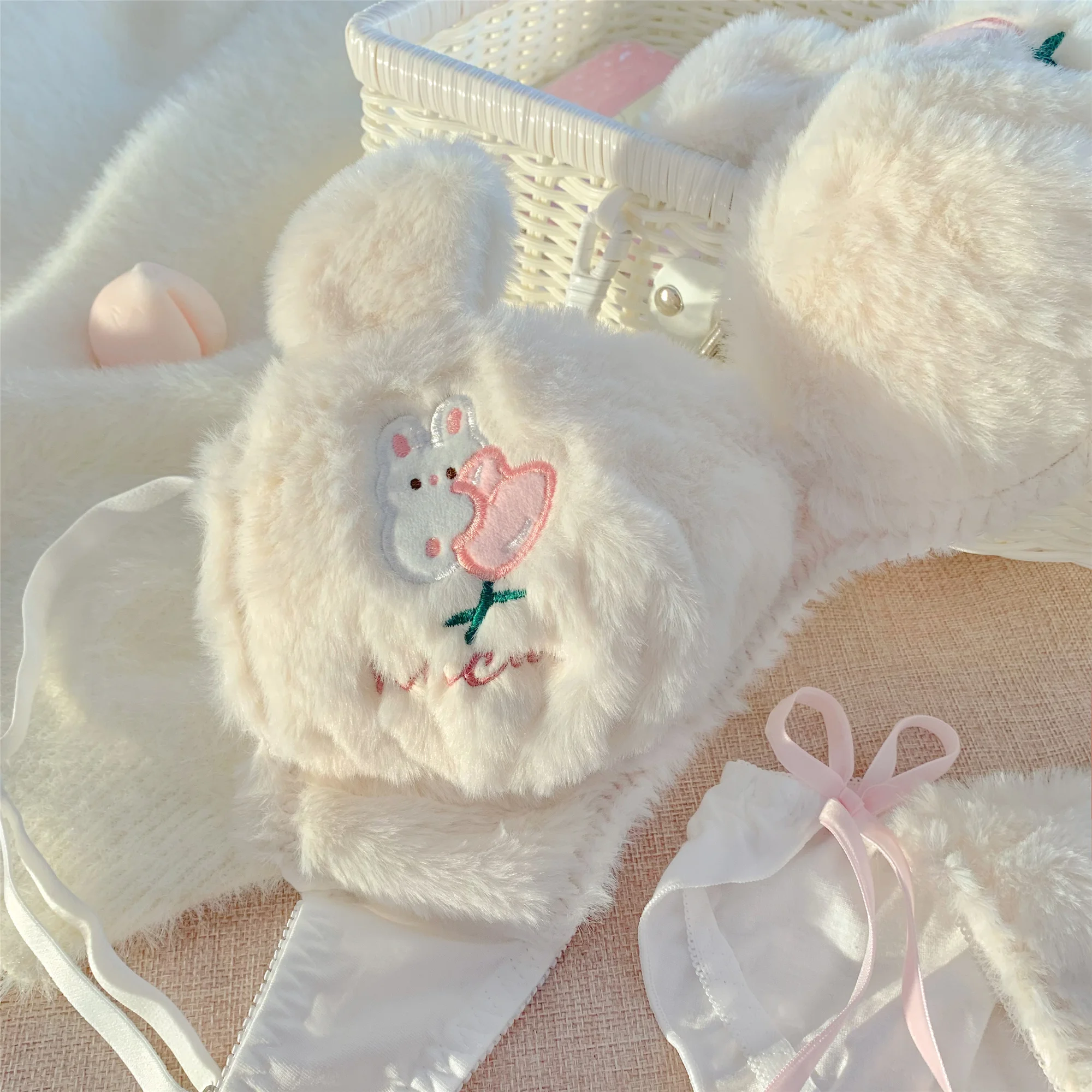 Комплект нижнего белья из бархата кролика цветов плюша