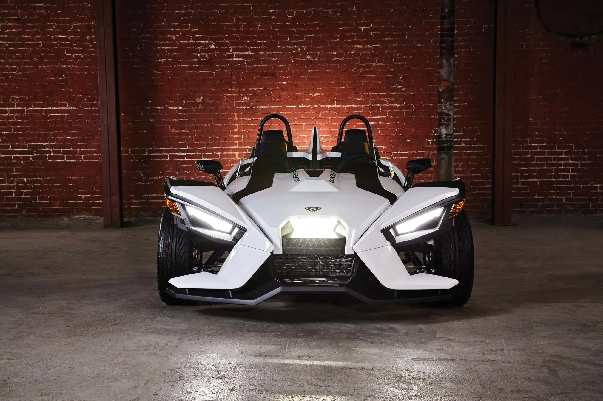 

BRAND NEW AND ORIGINAL 2021/2022 Polaris Slingshot SL 3 Wheel Motorcycle