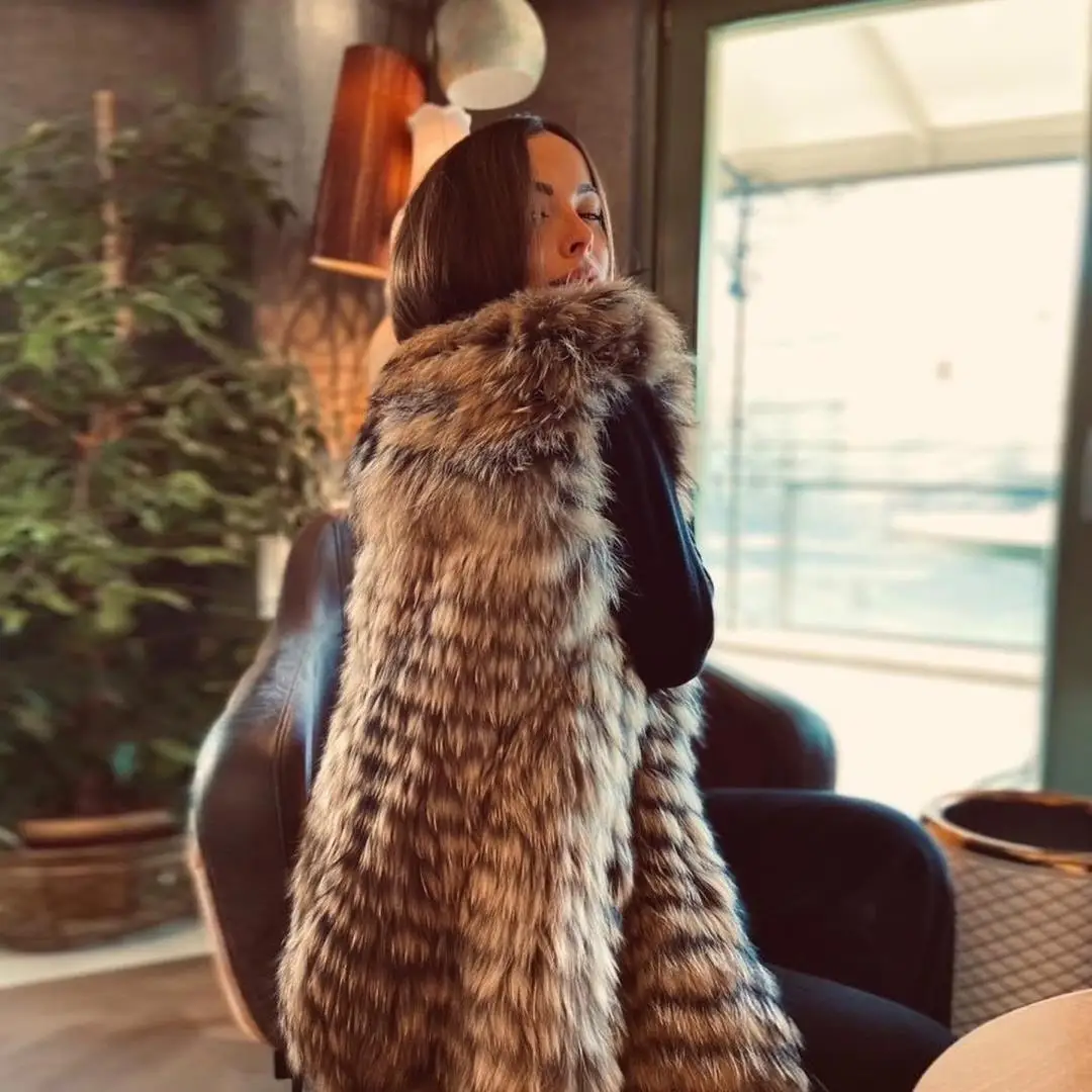 Женский жилет средней длины из натуральной кожи без рукавов с круглым воротником