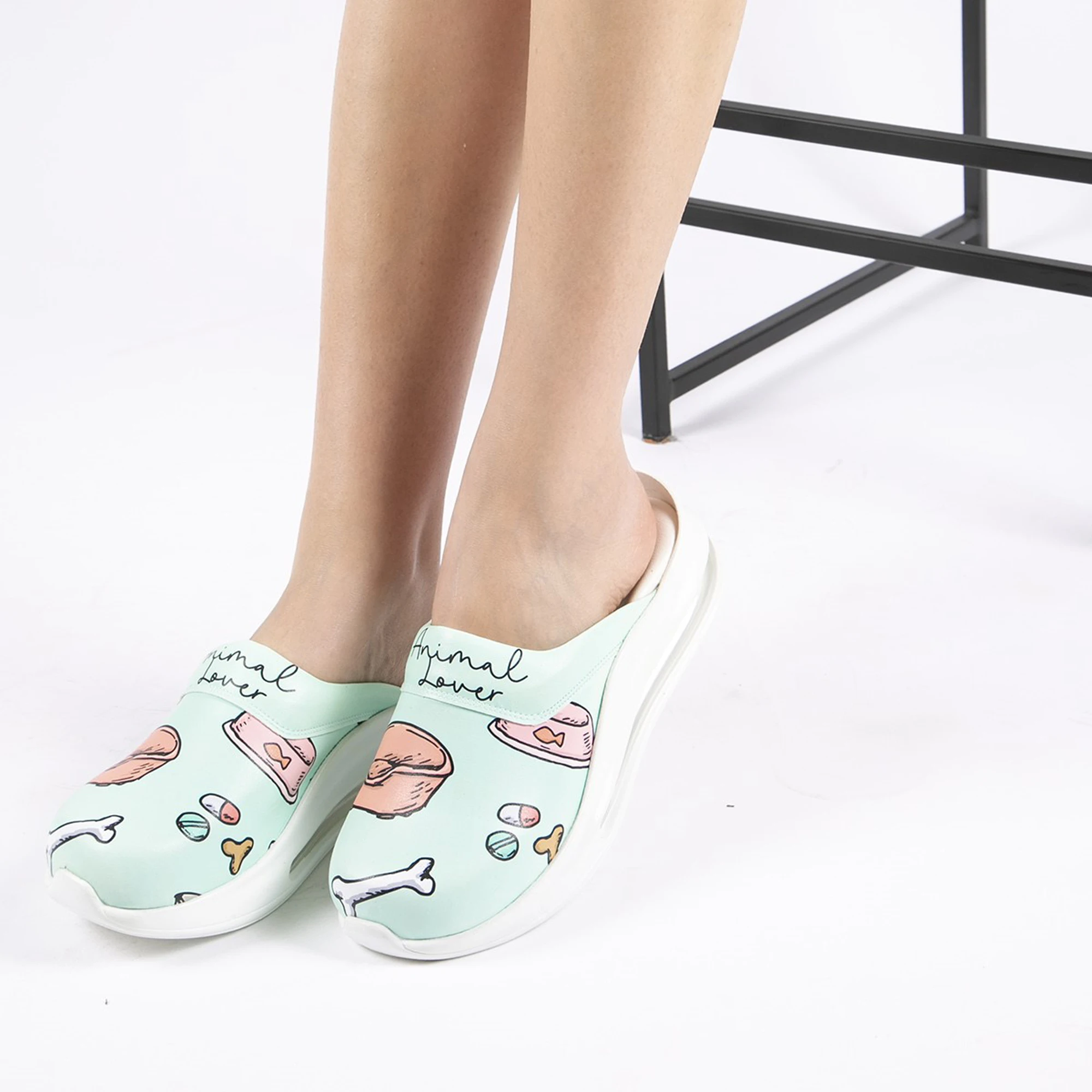 

Animal Lover Themed Sabo Non-Slip Sole Unisex Nurse Dentist Doctor Women Hospital Garden House İndoor Outdoor Slippers Clogs