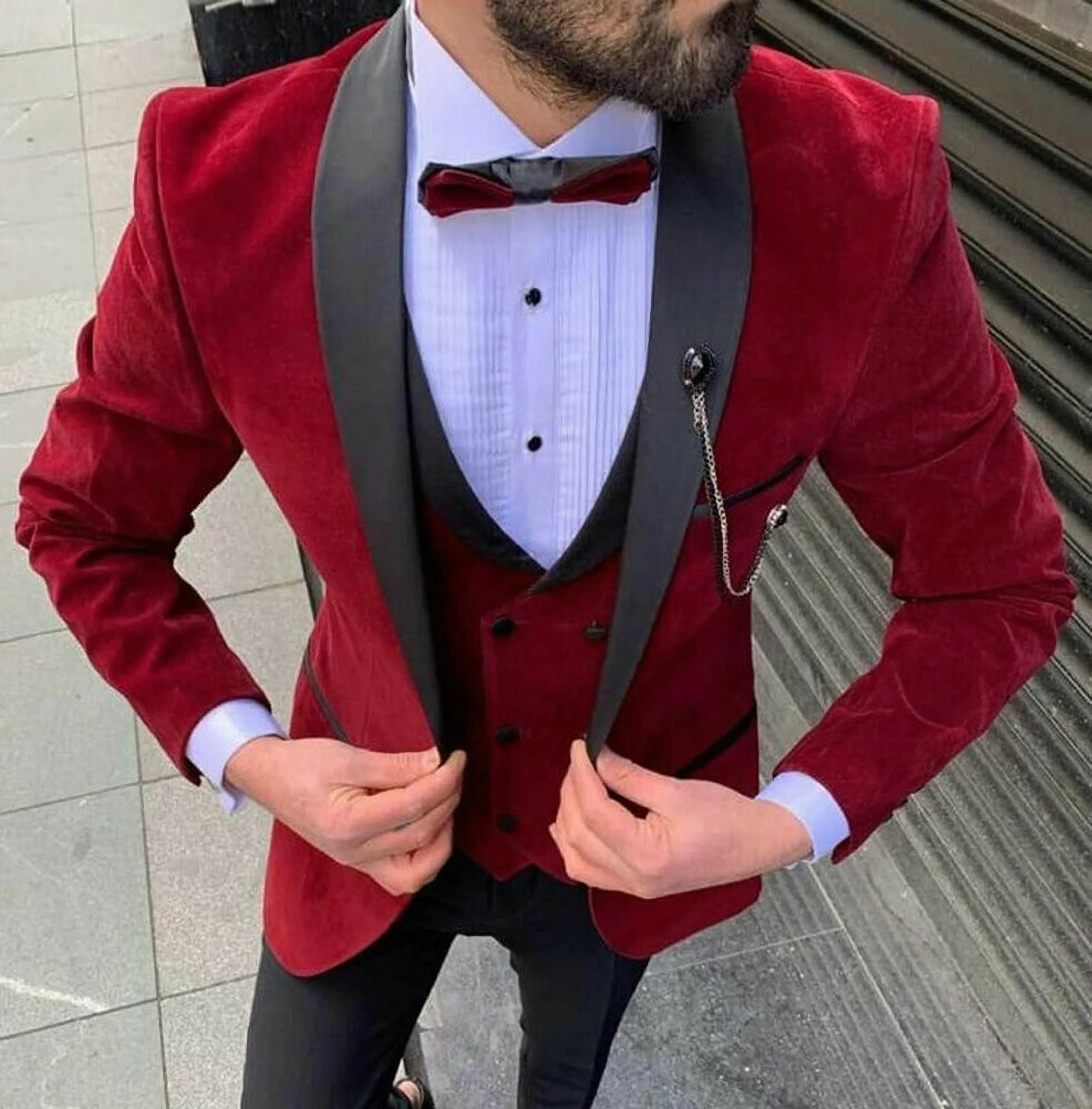 

2022 Custom Made Men Suits Three Pieces Red Velvet Jacket+Vest Black Pants Design Fashion 2022 Costume Homme For Wedding Prom