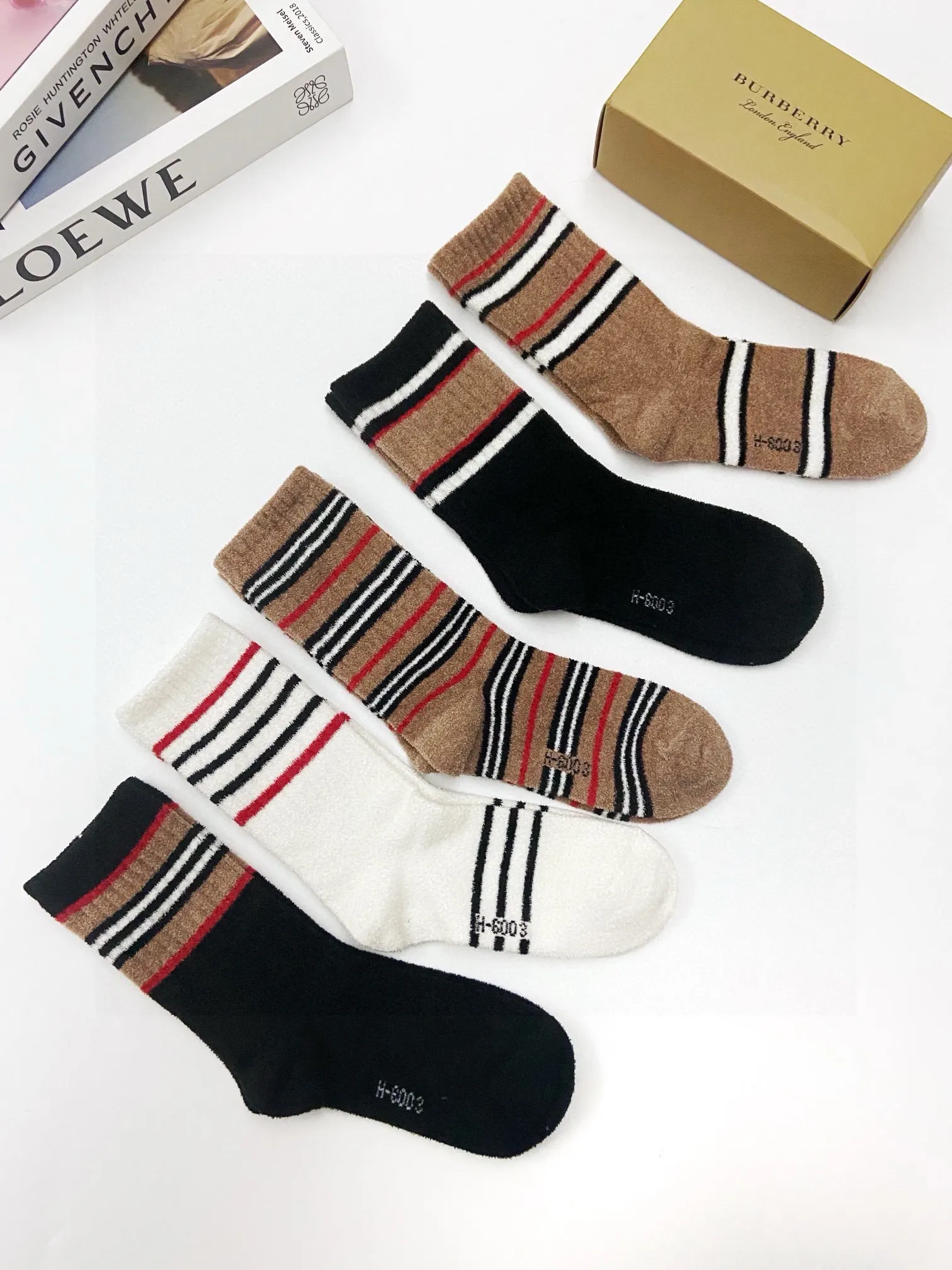Носки Burberry 5 пар дышащие мужские женские хлопковые мягкие впитывающие пот мода