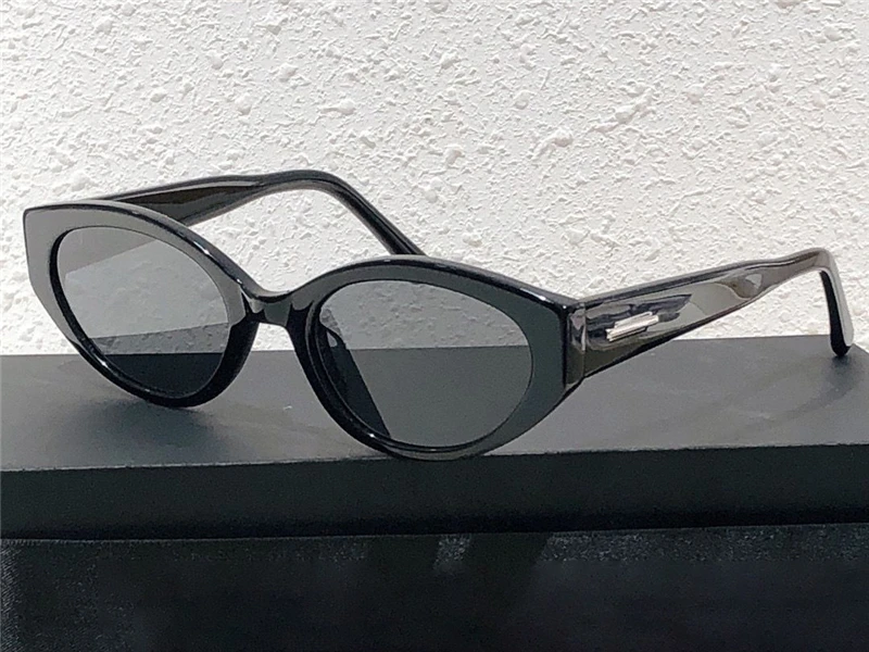Sunglasses For Women Men Summer MOLTO Style Anti-Ultraviolet Retro Plate Full Frame Fashion Glasses Random Box