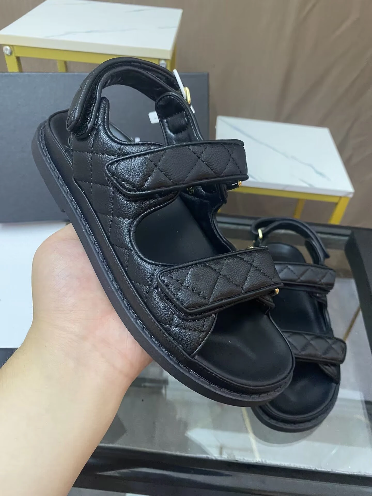 2023 new high quality women's sandals luxury designer beach summer mesh round toe flat thickened plaid leather daddy sandals