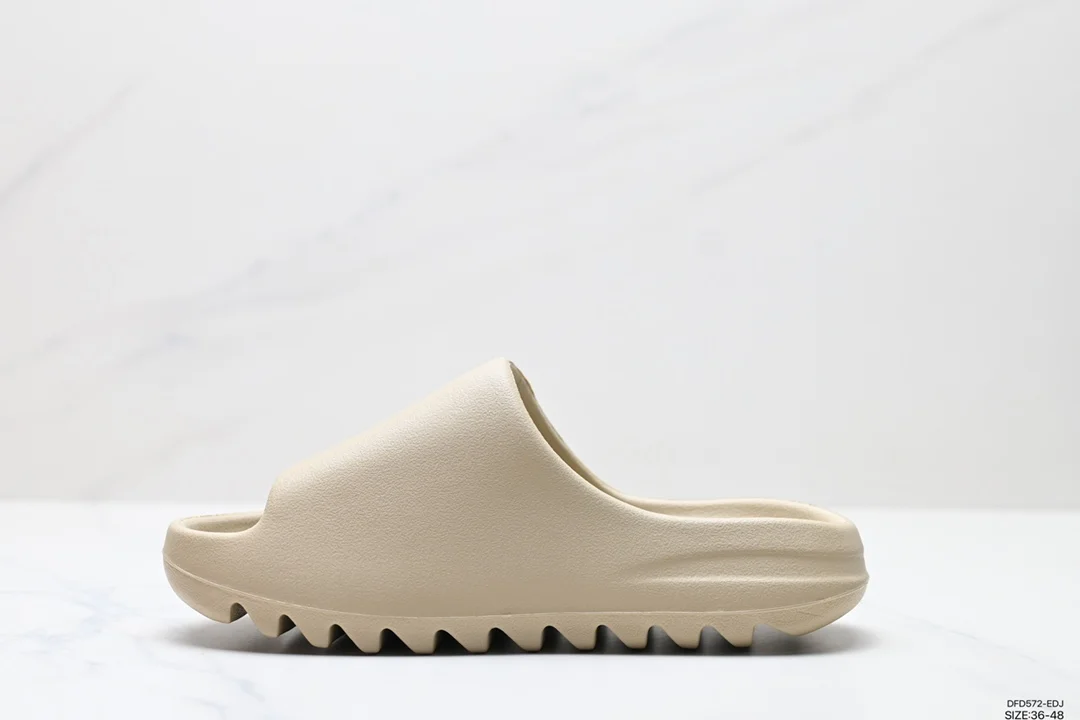 Повседневные и удобные тапочки Adidas originals Yeezy Slide с ...