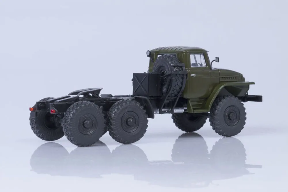 URALSKY TRUCK 377C 6X4 TRIPLE TRUCKER 1965 DARK GREEN (USSR RUSSIAN) Й URAL GOODSY LED MAY ♪ |
