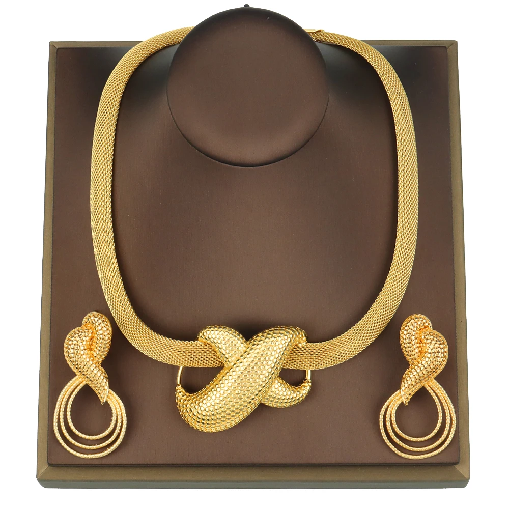

2022 Dubai Necklace Jewelry Set Ladies Exquisite Banquet Dating Wedding Jewelry Set Gold Color Necklace and Earrings Nigerian