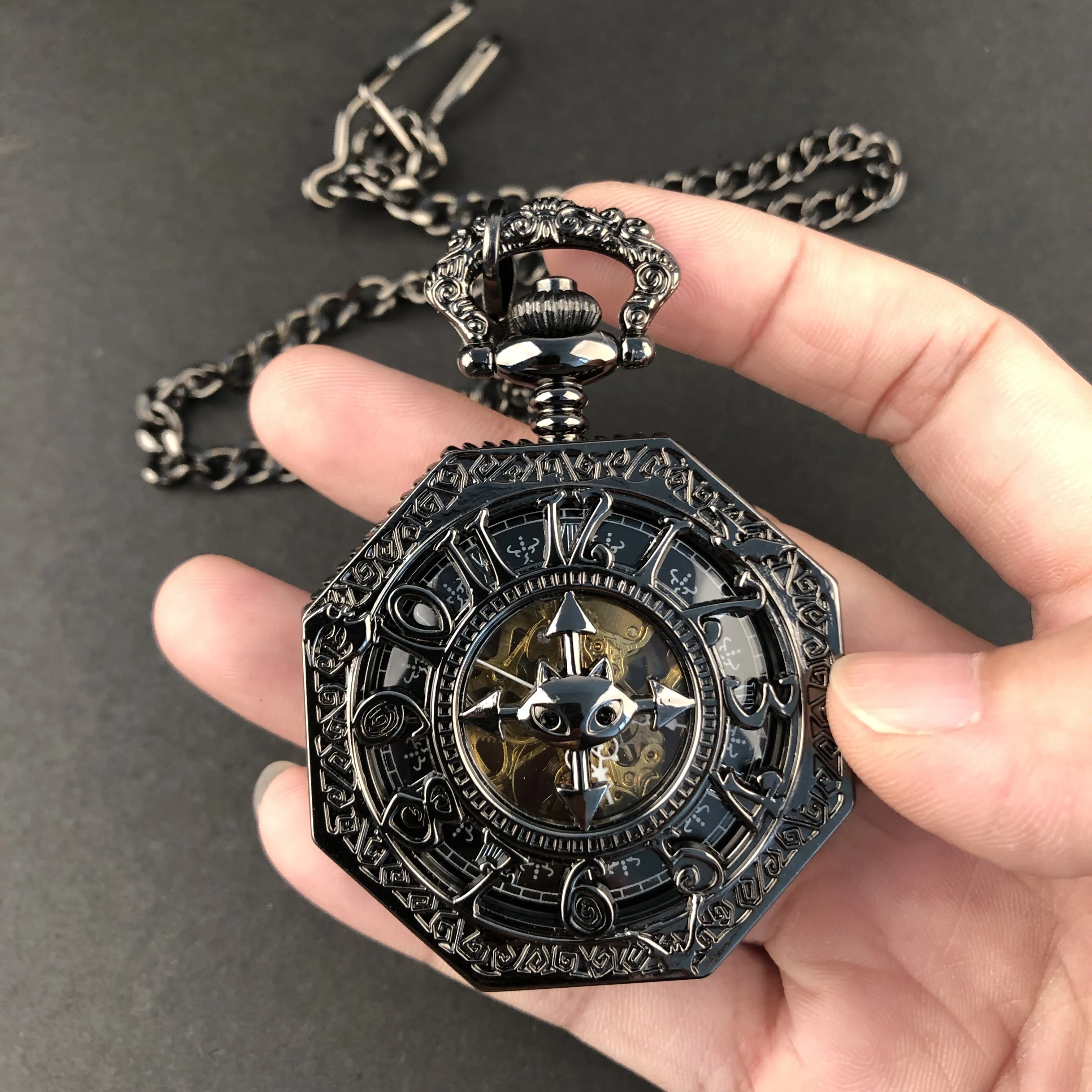Black Vintage Exquisite Carved Arab Numerals Mechanical Pocket Watches For Men Women Necklace Pendant with Chain Gifts