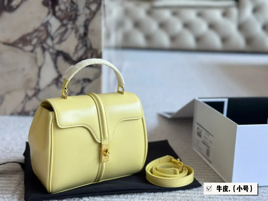 Кожаная сумка Celine 19 * 16 см