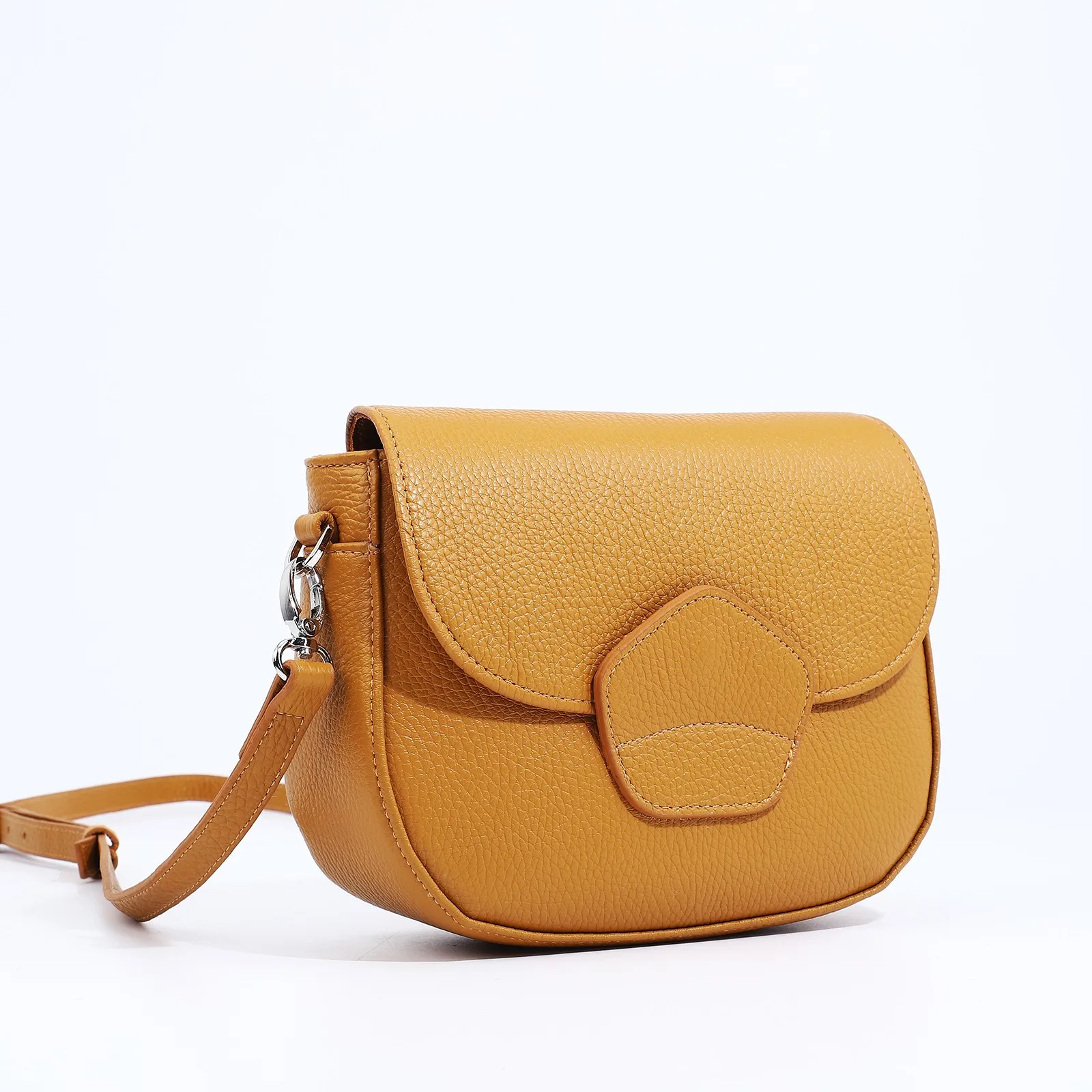 Рисунок 3 - Сумка-мессенджер на магните