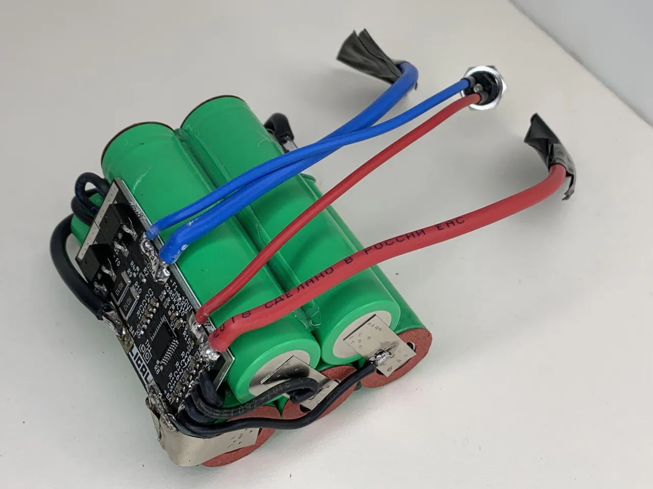 литий ионная сборка 12 вольт. делитель напряжения для зарядки литиево ионных сборок. литий ионный сборка. литий ионная сборка 12 вольт. литий ионный сборка.