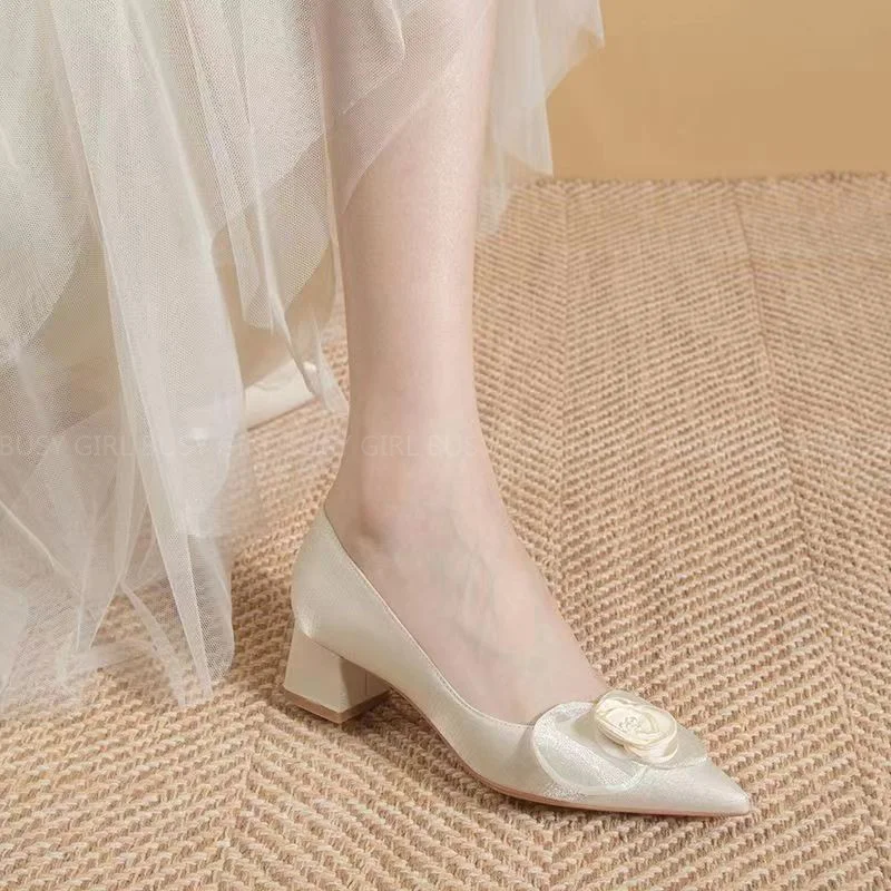 Купи Wedding shoes female 2022 new bridesmaid shoes champagne flower fairy style high -heeled shoes temperament dress shoes за 1,193 рублей в магазине AliExpress