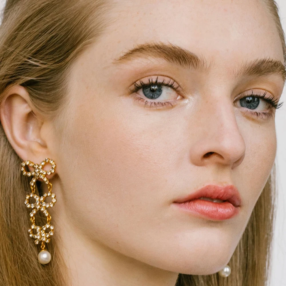 Элегантные серьги-подвески с искусственным жемчугом