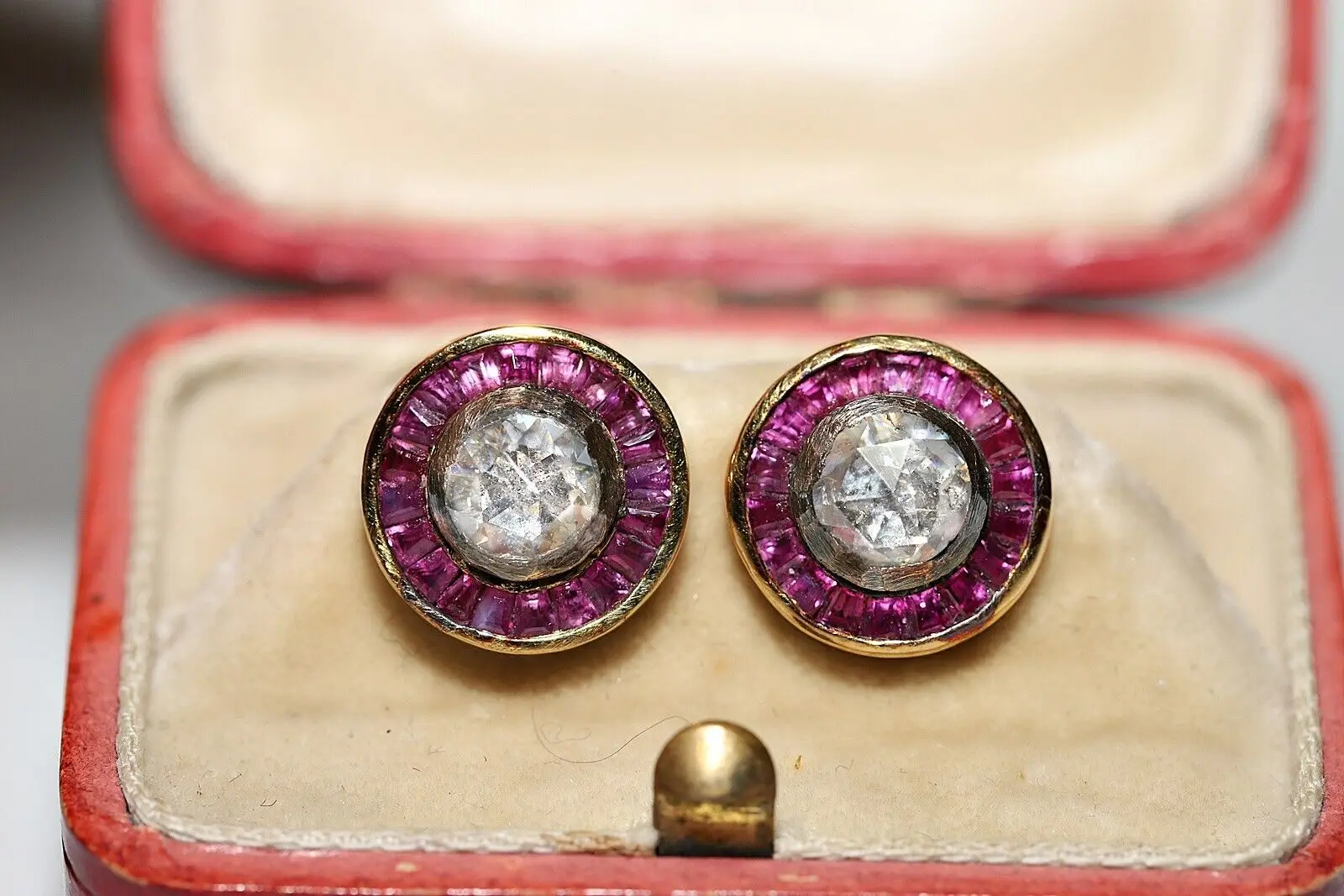 

Винтажные серьги-кольца из 14-каратного золота с натуральной искусственной кожей и Рубином калибра