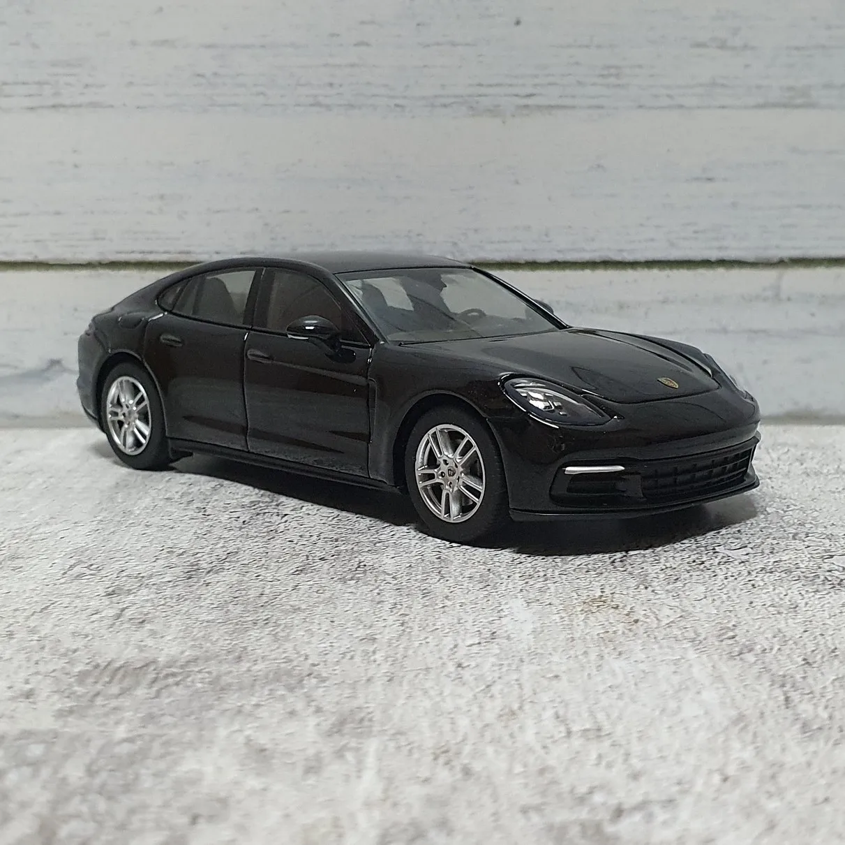 Porsche Panamera 4 | Minichamps 1/43 Коллекционная модель машинка дилерская