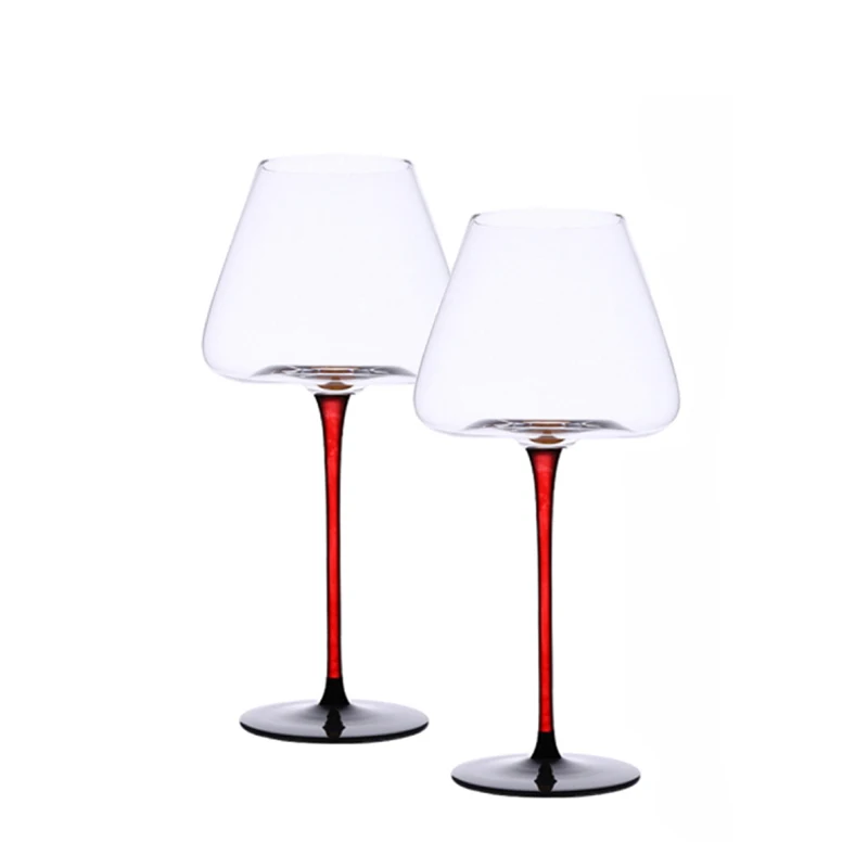 

Два хрустальных бокала для красного вина