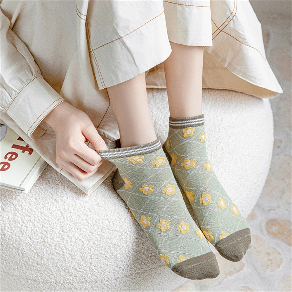 

4 Pieces=2Pairs/lot Fashion Women Socks Summer Breathable Vintage Short Socks Girls Cute Casual Absorb Sweat Ankle Socks Set