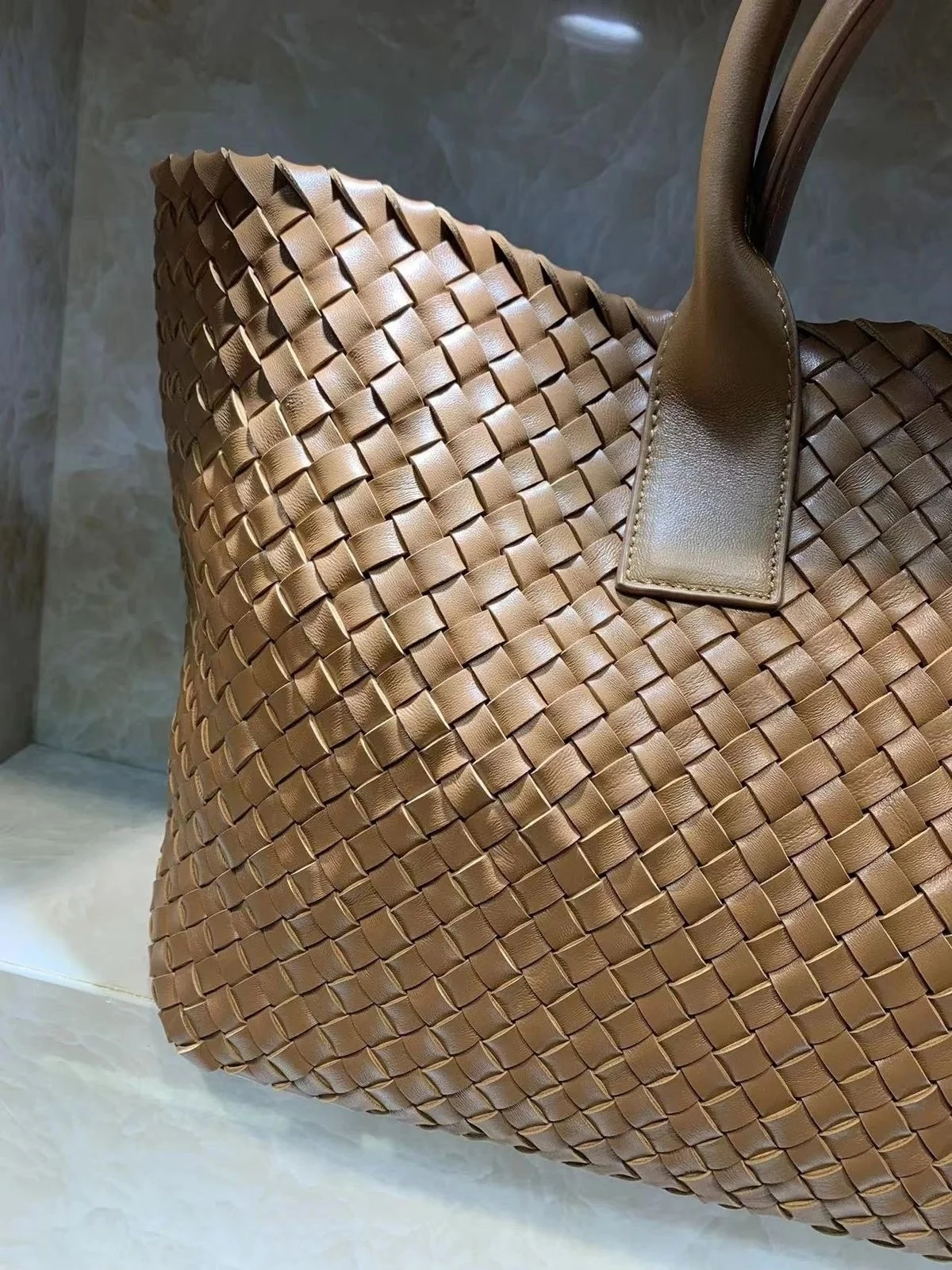 Рисунок 2 - Сумка Bottega Veneta Cabat