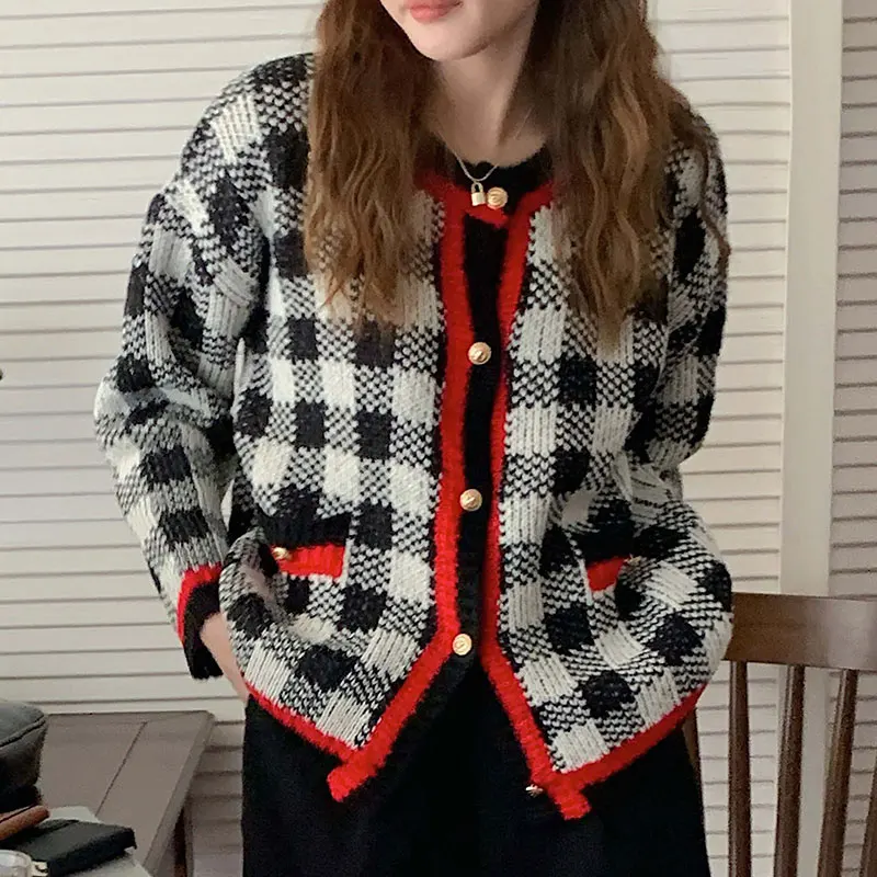 

Clothland Women Stylish Plaid Knitted Cardigan Checkered Single Breasted Long Sleeve Coat Sweater Autumn Knitwear Tops HA221
