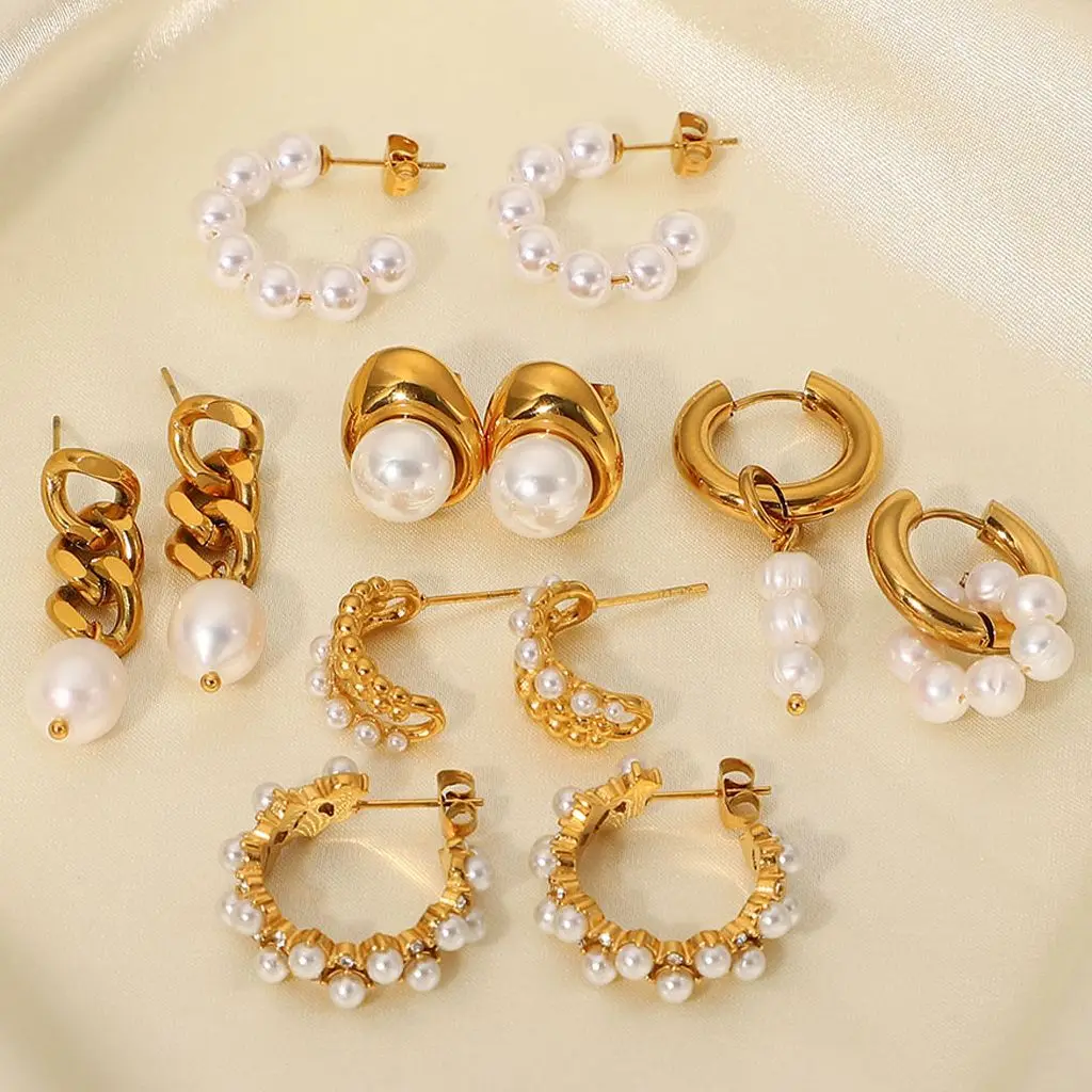 Серьги-кольца женские из 18-каратного золота с подвеской в виде капли