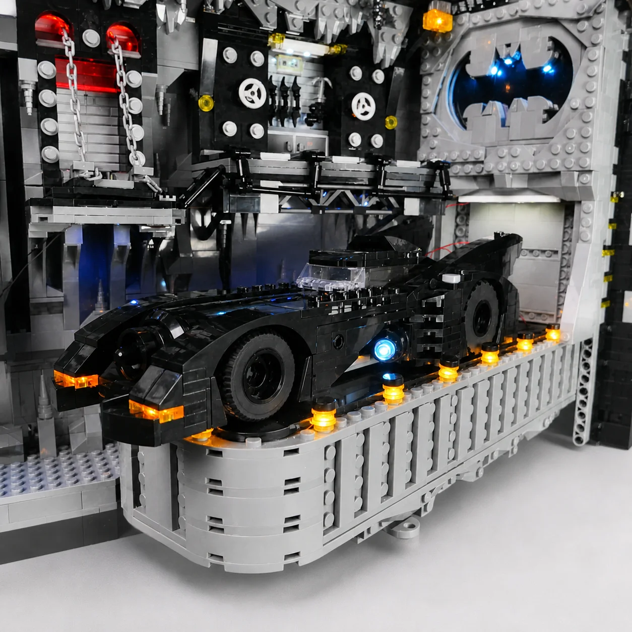 Фото Комплект светодиодного освещения для конструктора 76252 Batcave Shadow Box, набор для самостоятельной сборки, декоративная подсветка, совместимая модель (кирпичики в комплект не входят) №3